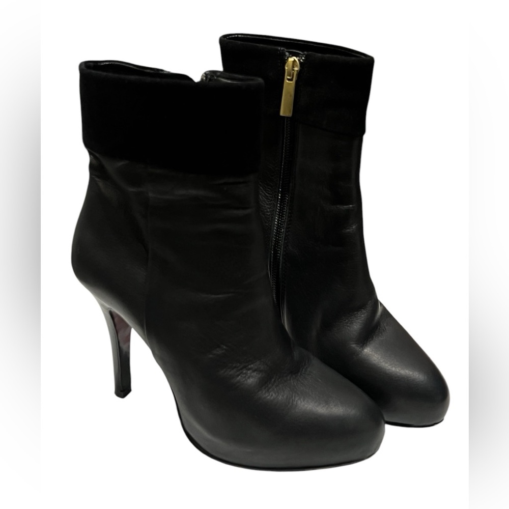 Elegant Black Leather Ankle Boots - Picture 3 of 10